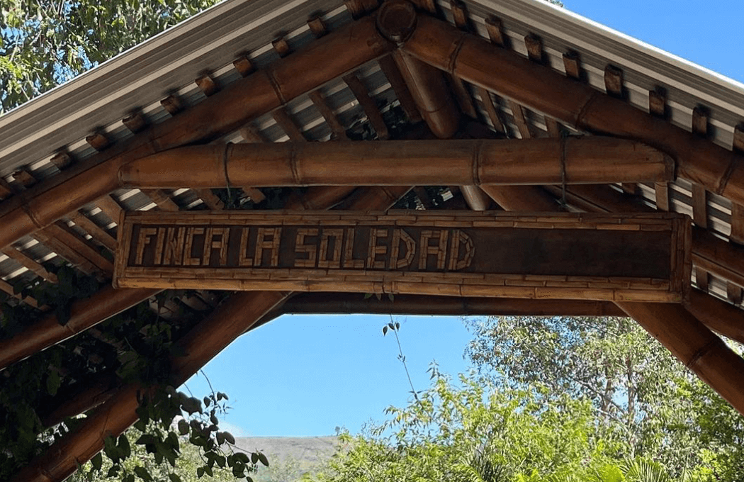 Entrance_to_finca_La_Soledad_Intag_Ecuador